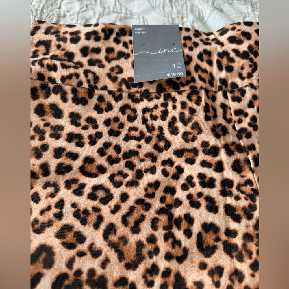 Inc New with tags size 10 leopard high wasted shorts - Picture 3 of 3
